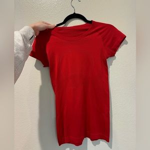 Red Lululemon Swiftly Tech (Size 6)